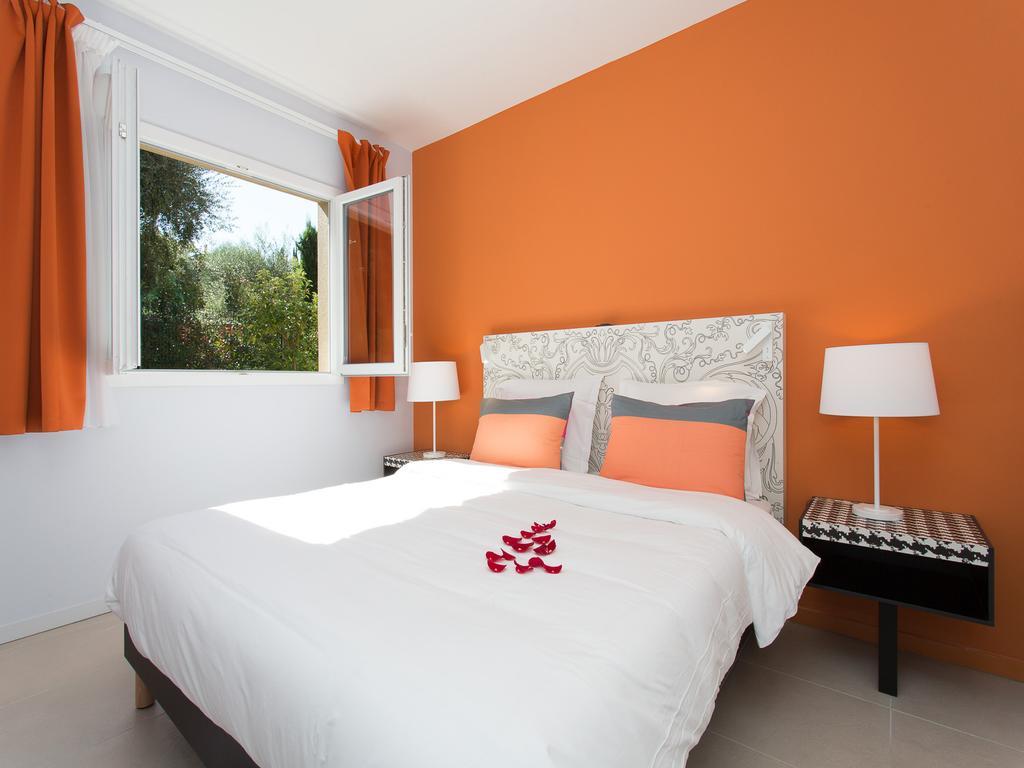 Adonis Mougins Aparthotel Bagian luar foto