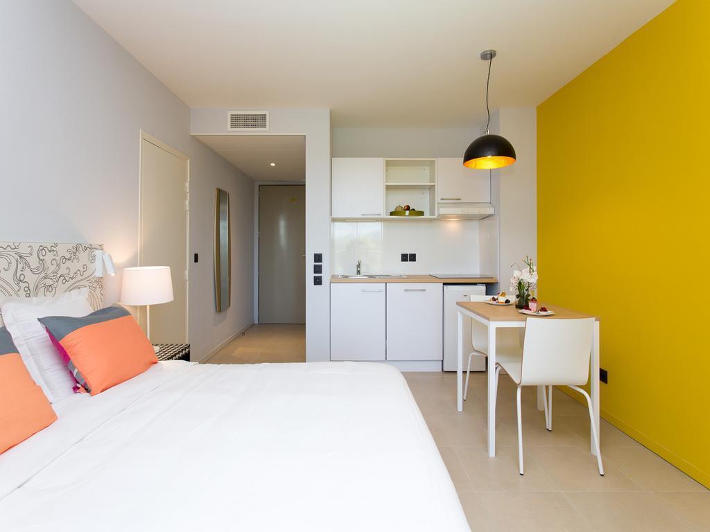Adonis Mougins Aparthotel Bagian luar foto