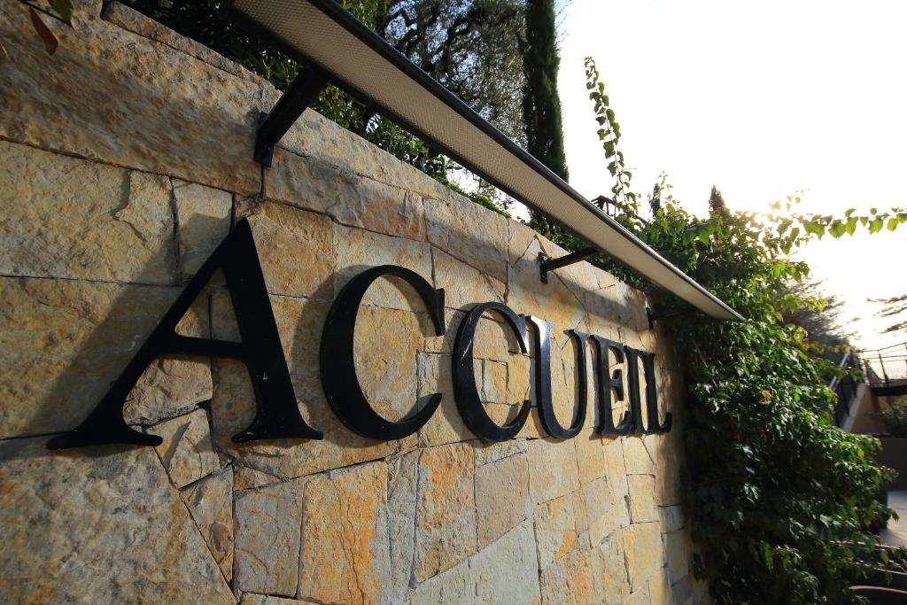 Adonis Mougins Aparthotel Bagian luar foto