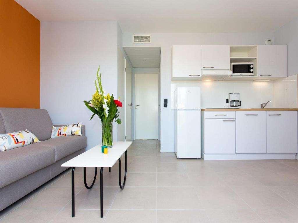 Adonis Mougins Aparthotel Ruang foto